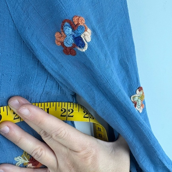 Anthropologie Fig and Flower buttons Embroidered Floral Top M Blue Boho blouse - Picture 6 of 11